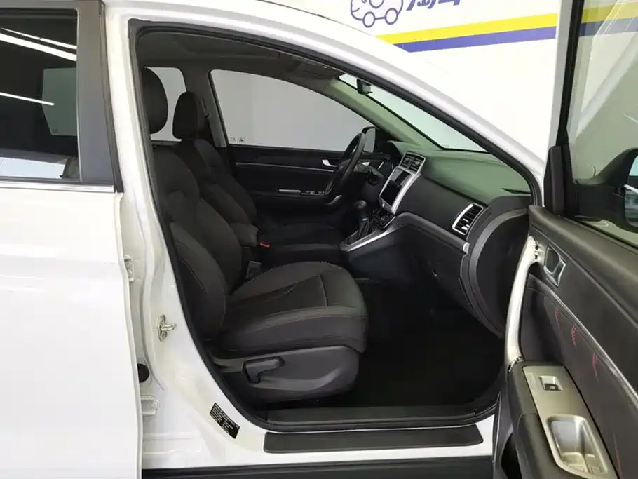 Haval M6 2019 1.5T DCT 2WD Value Edition (China VI) фото 8