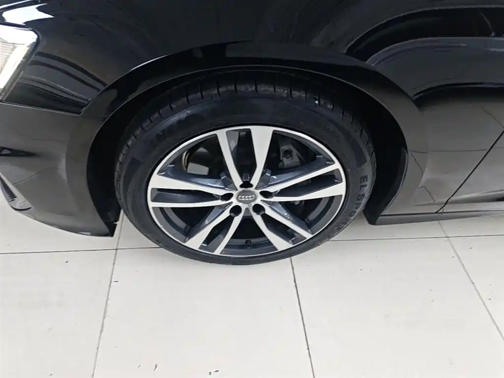 Audi A6L 2021 40 TFSI Luxury Sport фото 23