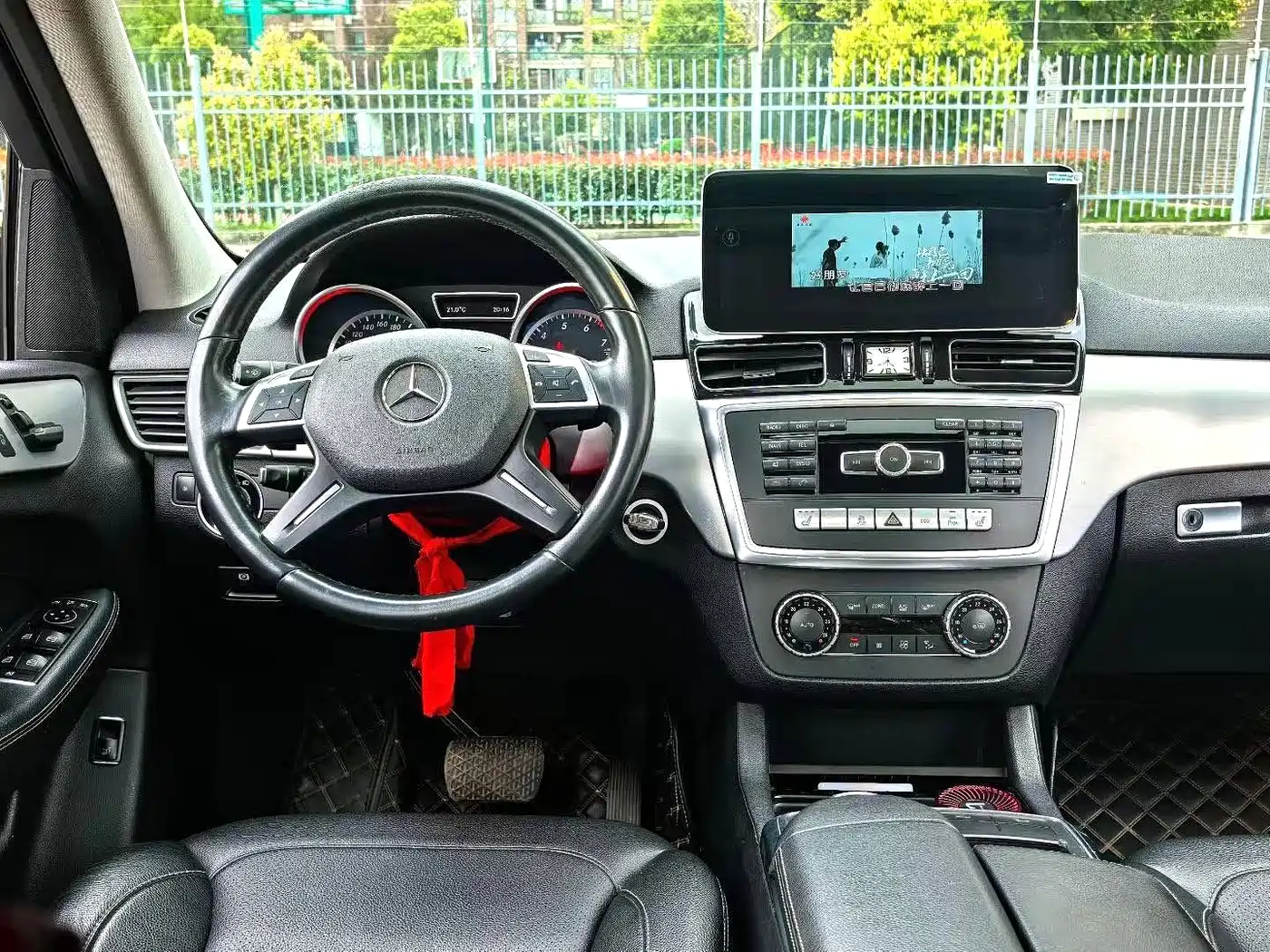 Mercedes-Benz M-Class 2014 ML 320 4MATIC фото 9