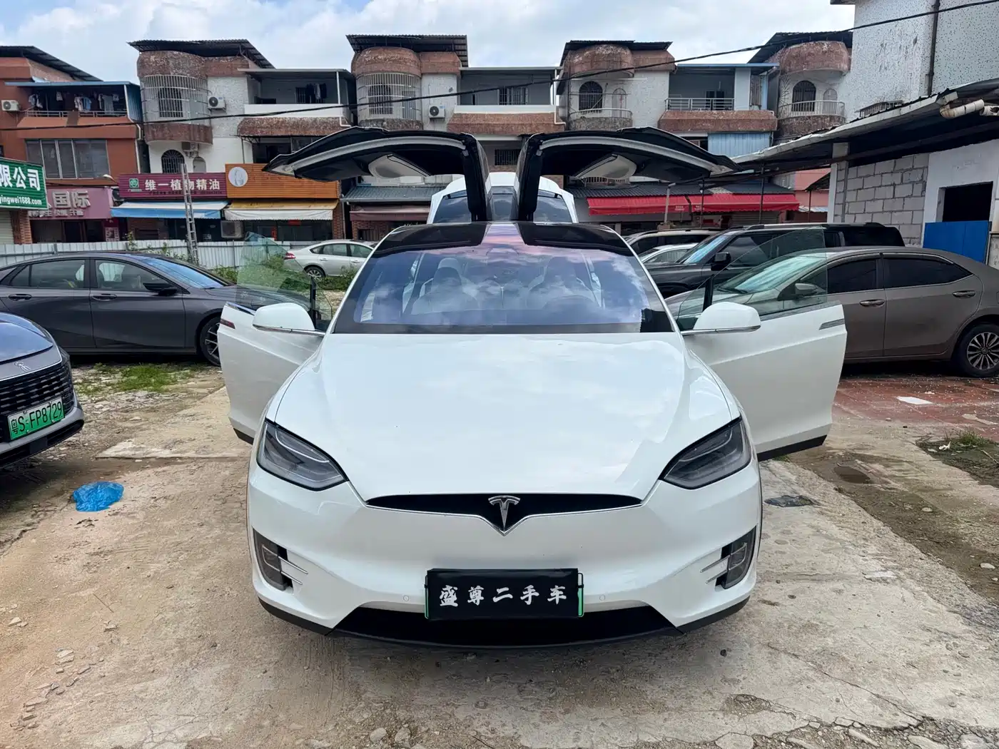TESLA MODEL X