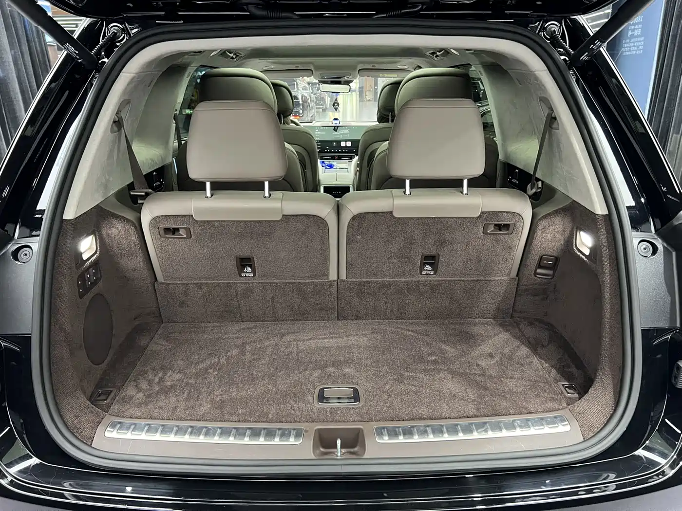 AITO Wenjie AITO M9 2025 Extended Range Ultra 52kWh 6-Seater фото 13