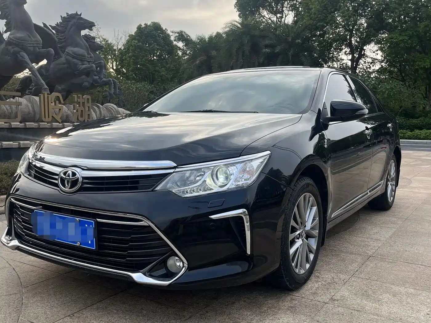 Toyota Camry 2016 2.5G 10th Anniversary Luxury Navigation Edition