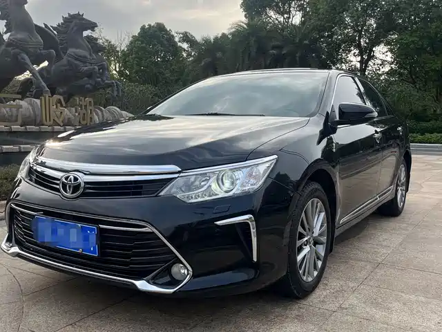 TOYOTA CAMRY