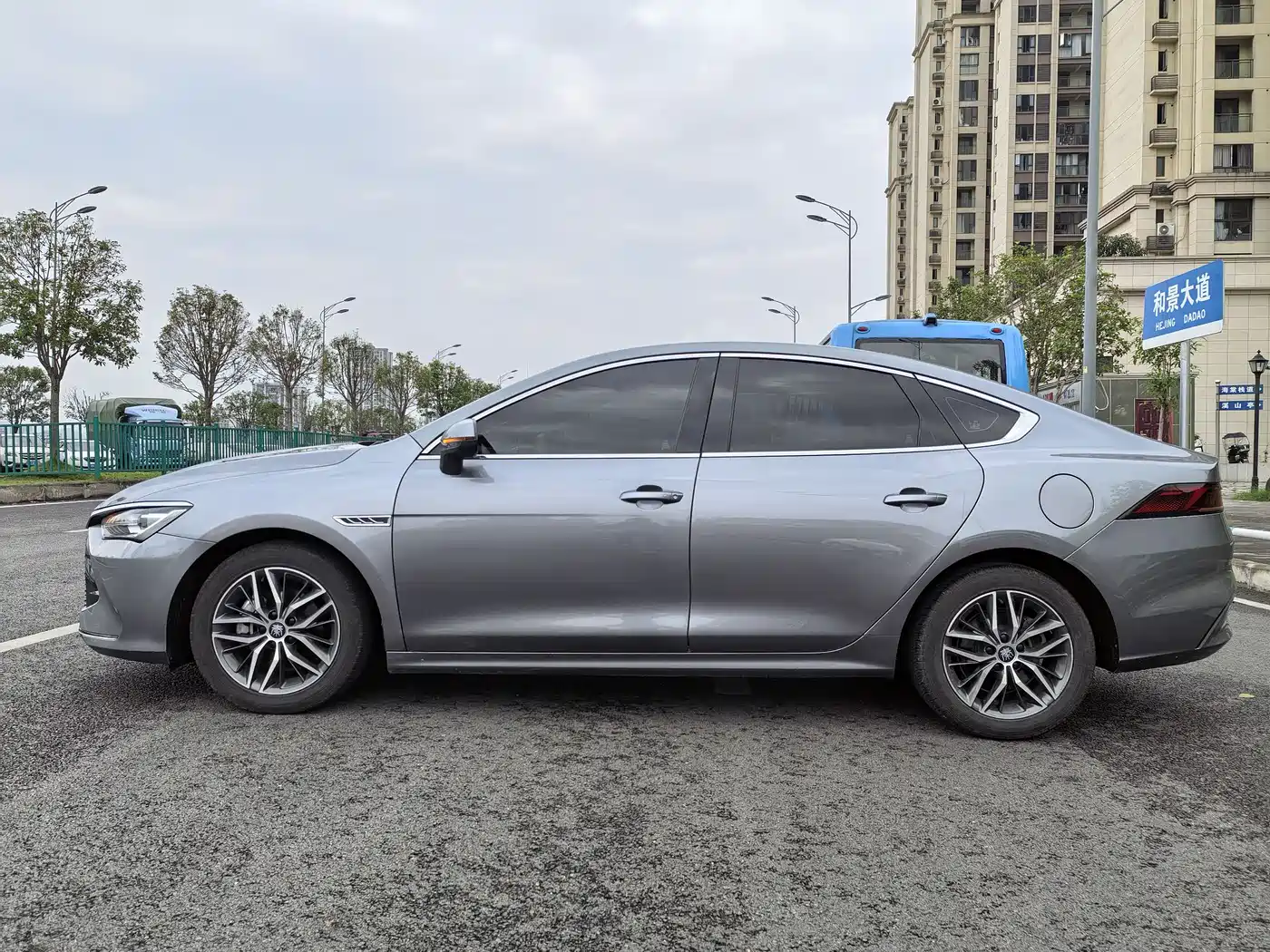 BYD Qin PLUS 2021 DM-i 55KM Flagship фото 4