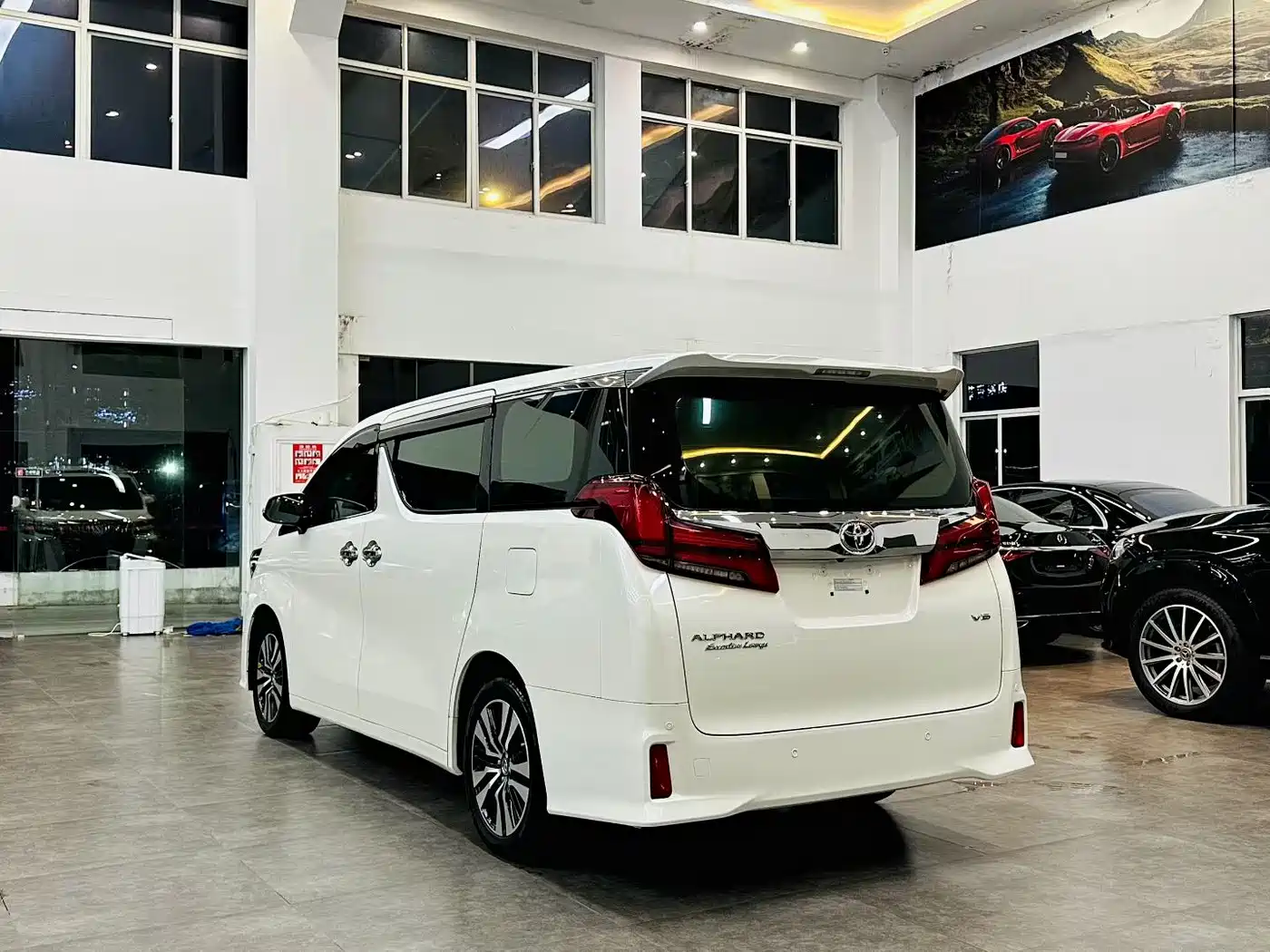 Toyota Alphard 2018 Facelift 3.5L Premium Edition фото 4