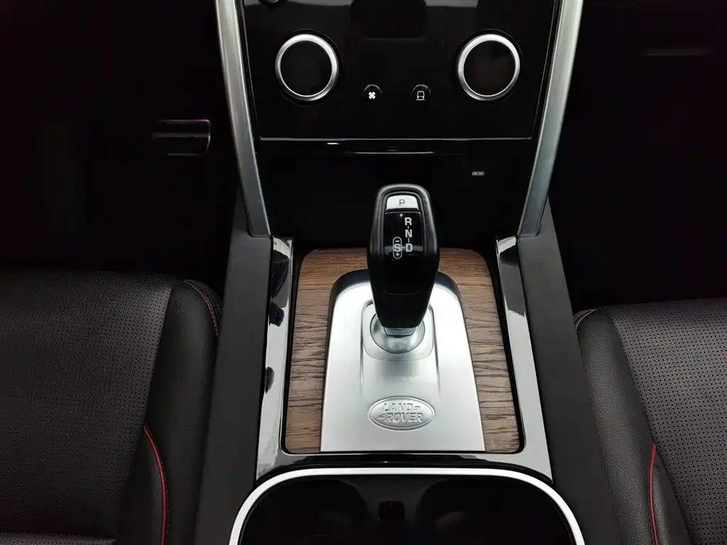 LAND ROVER DISCOVER NEW ENERGY SOURCES FOR SPORTS