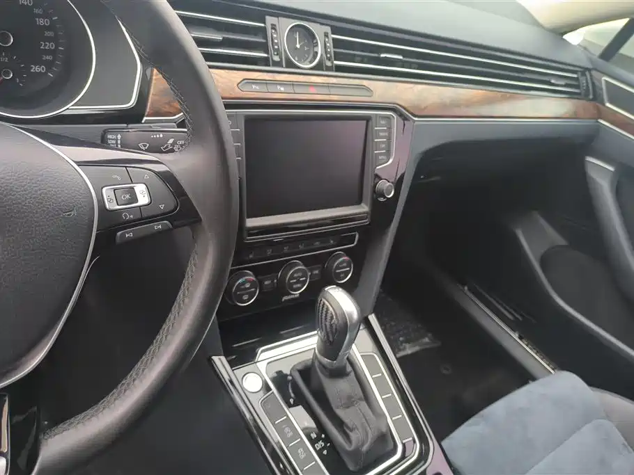 Volkswagen Magotan 2017 380TSI DSG Premium фото 13
