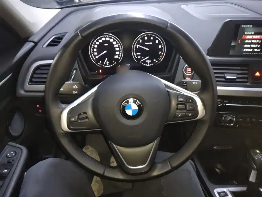 BMW 1 Series 2018 118i Fashion Edition фото 11