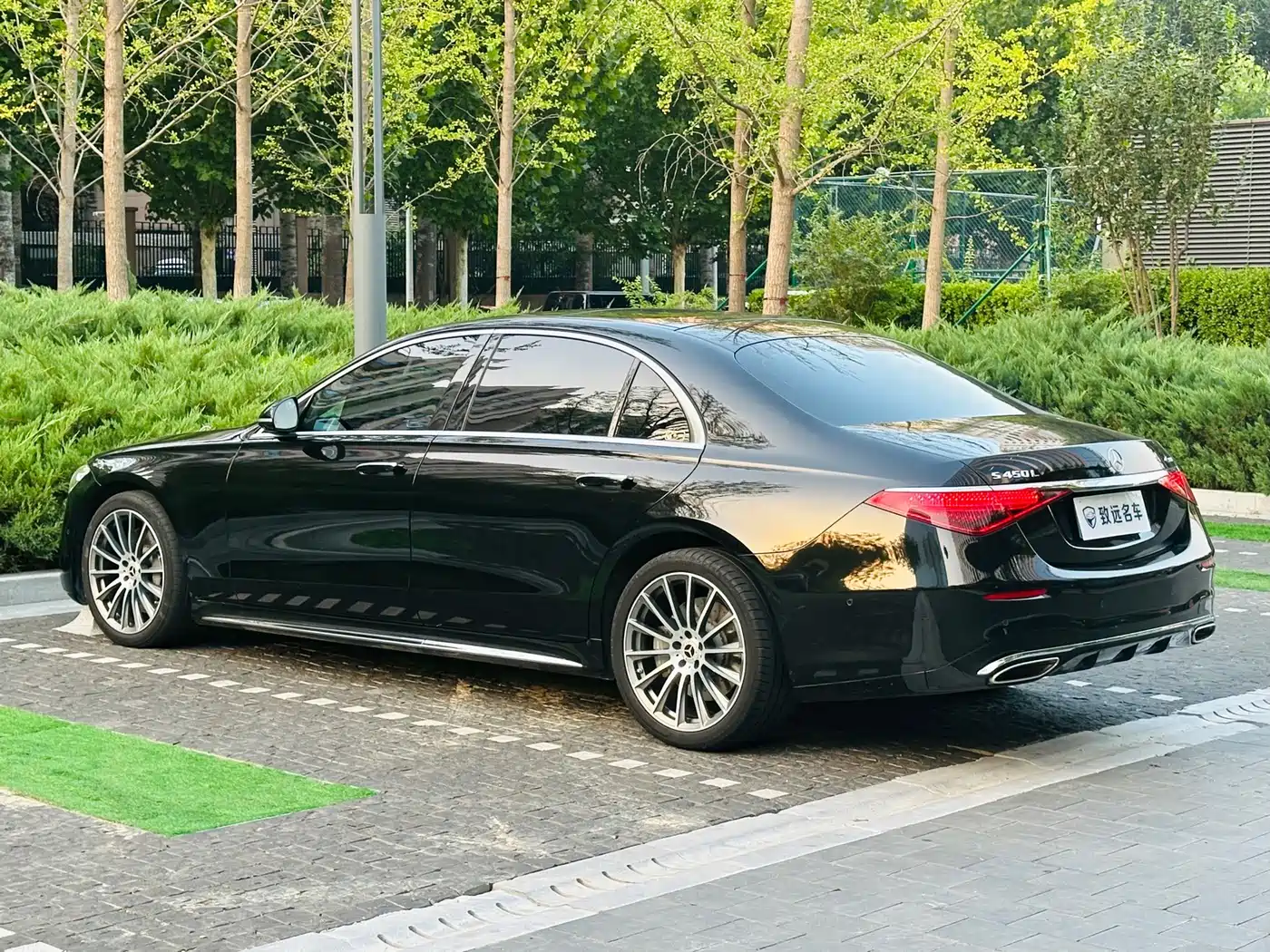 Фото 6 - Mercedes-Benz S-Class