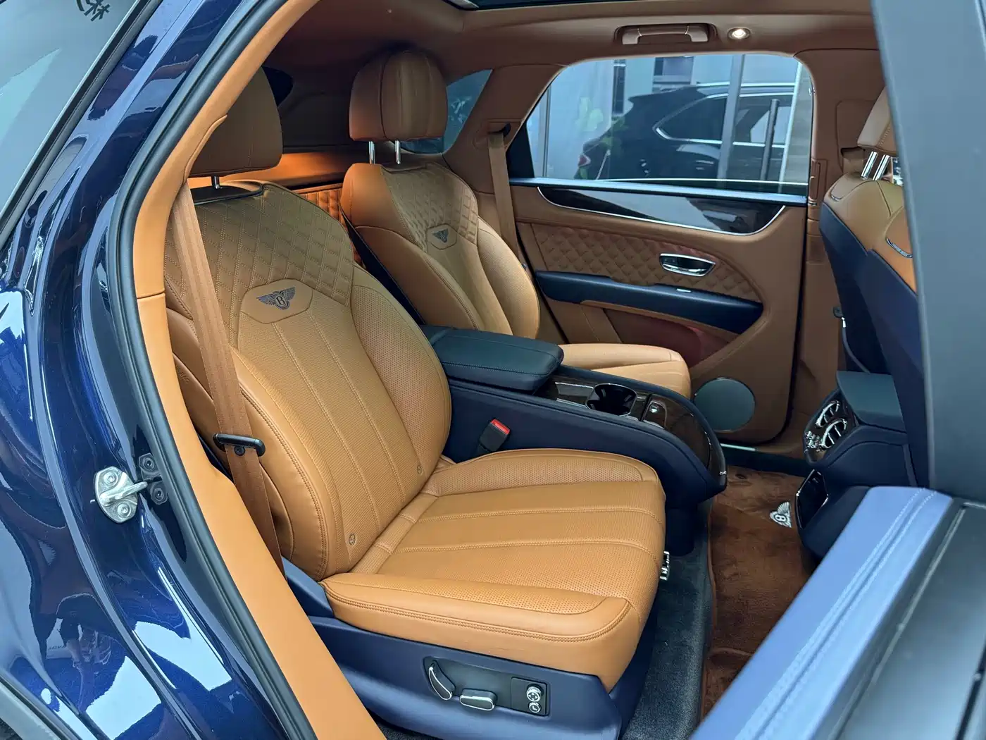 BENTLEY TIMYUE PLUG IN HYBRID