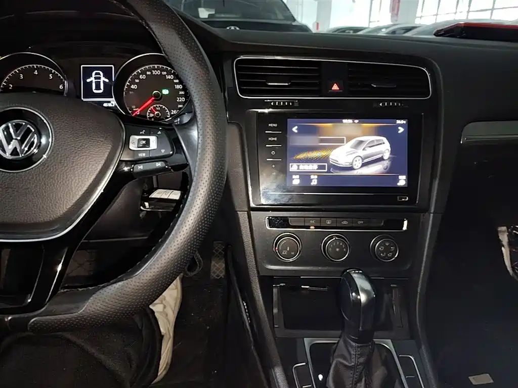Volkswagen Golf 2020 200TSI DSG Comfort Progressive Edition фото 10
