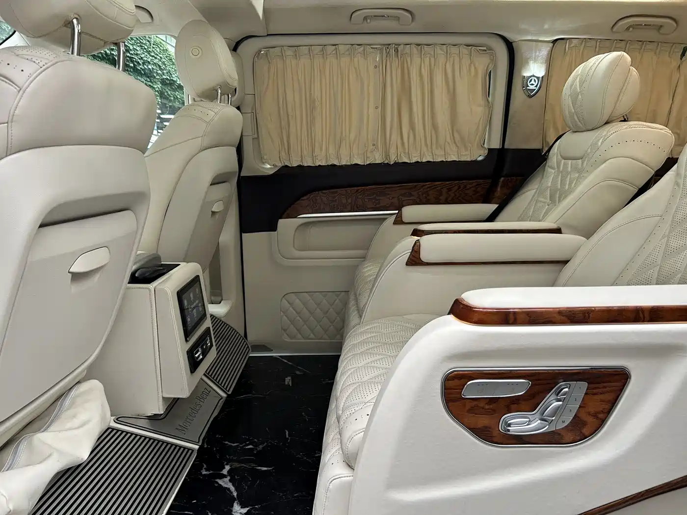 Mercedes-Benz V-Class 2021 V 260 L Long Wheelbase Luxury Edition фото 17