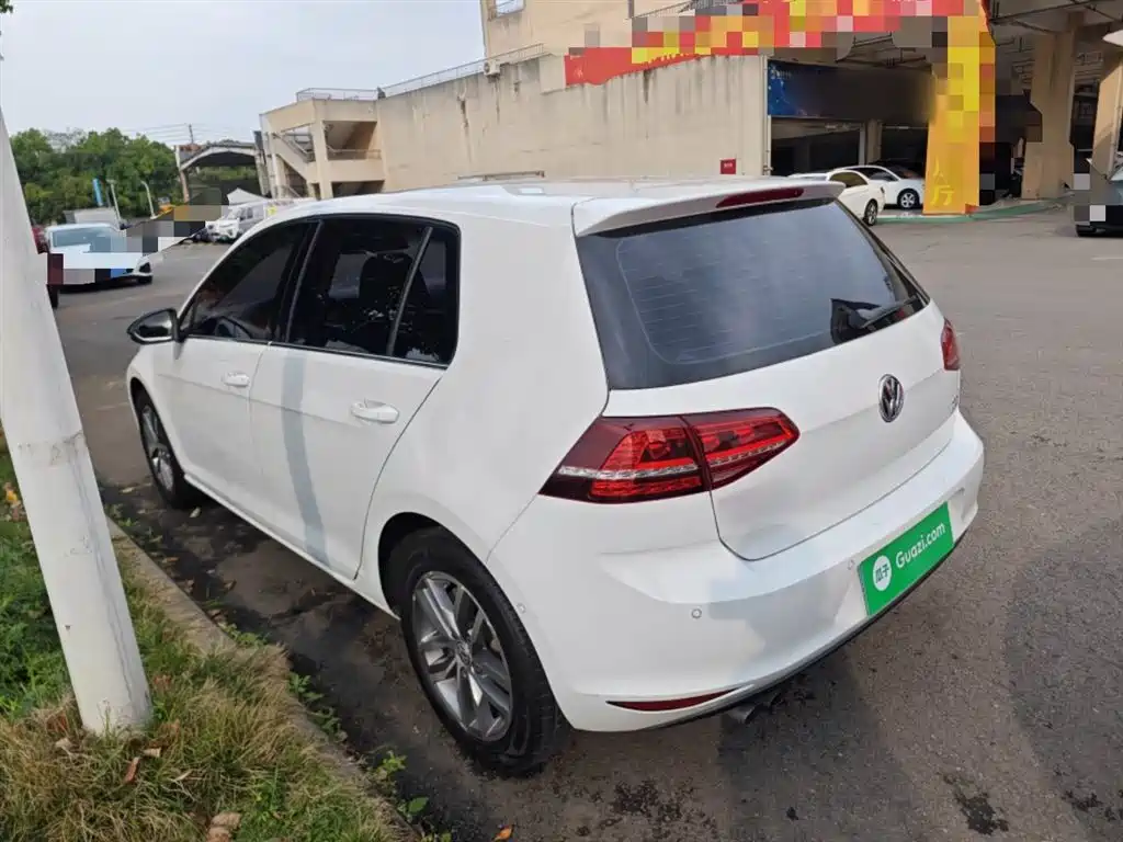 Volkswagen Golf 2017 230TSI Auto Luxury Millionth Anniversary Edition фото 5