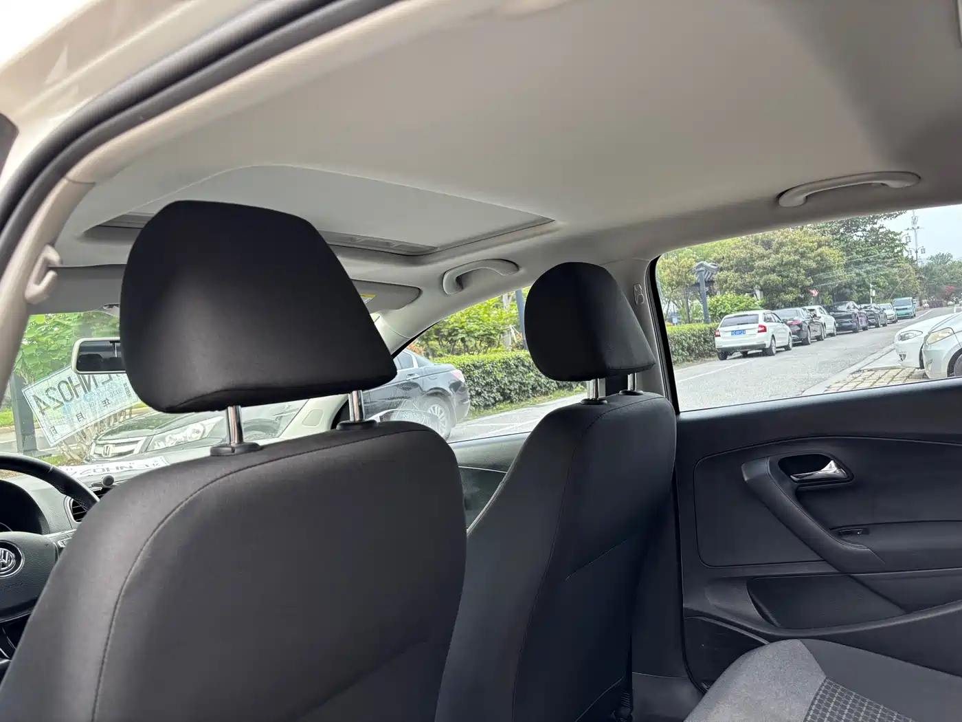 Volkswagen Polo 2018 1.5L Auto Comfort фото 12