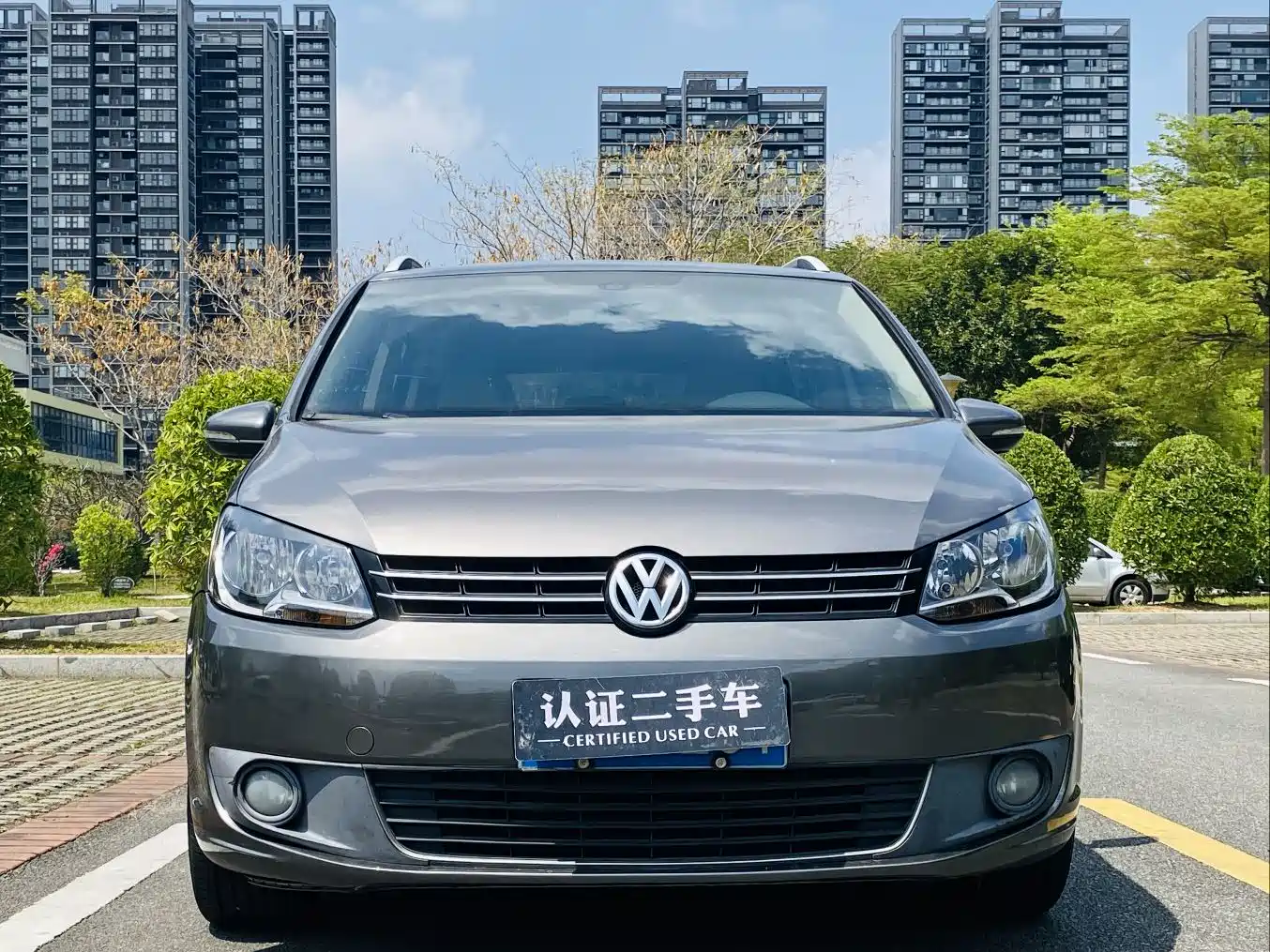 Volkswagen Touran 2013 1.4T DSG Comfort 5-seater фото 2