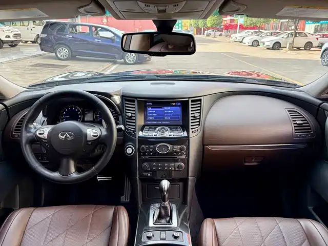 Infiniti QX70 2013 3.7L Standard Edition — фото 5