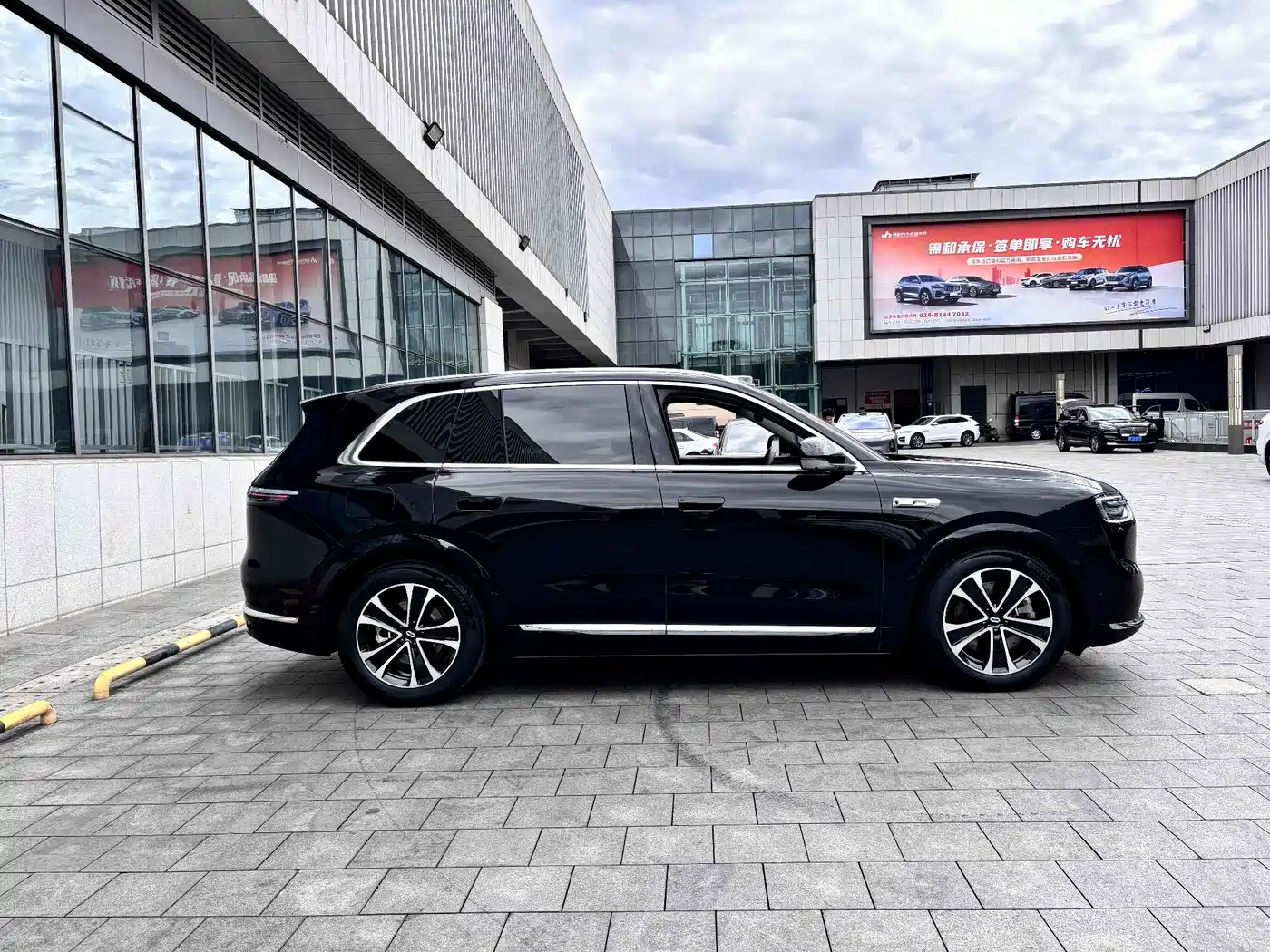 AITO Wenjie AITO M7 2026 Extended Range Ultra AWD 5-Seater фото 2