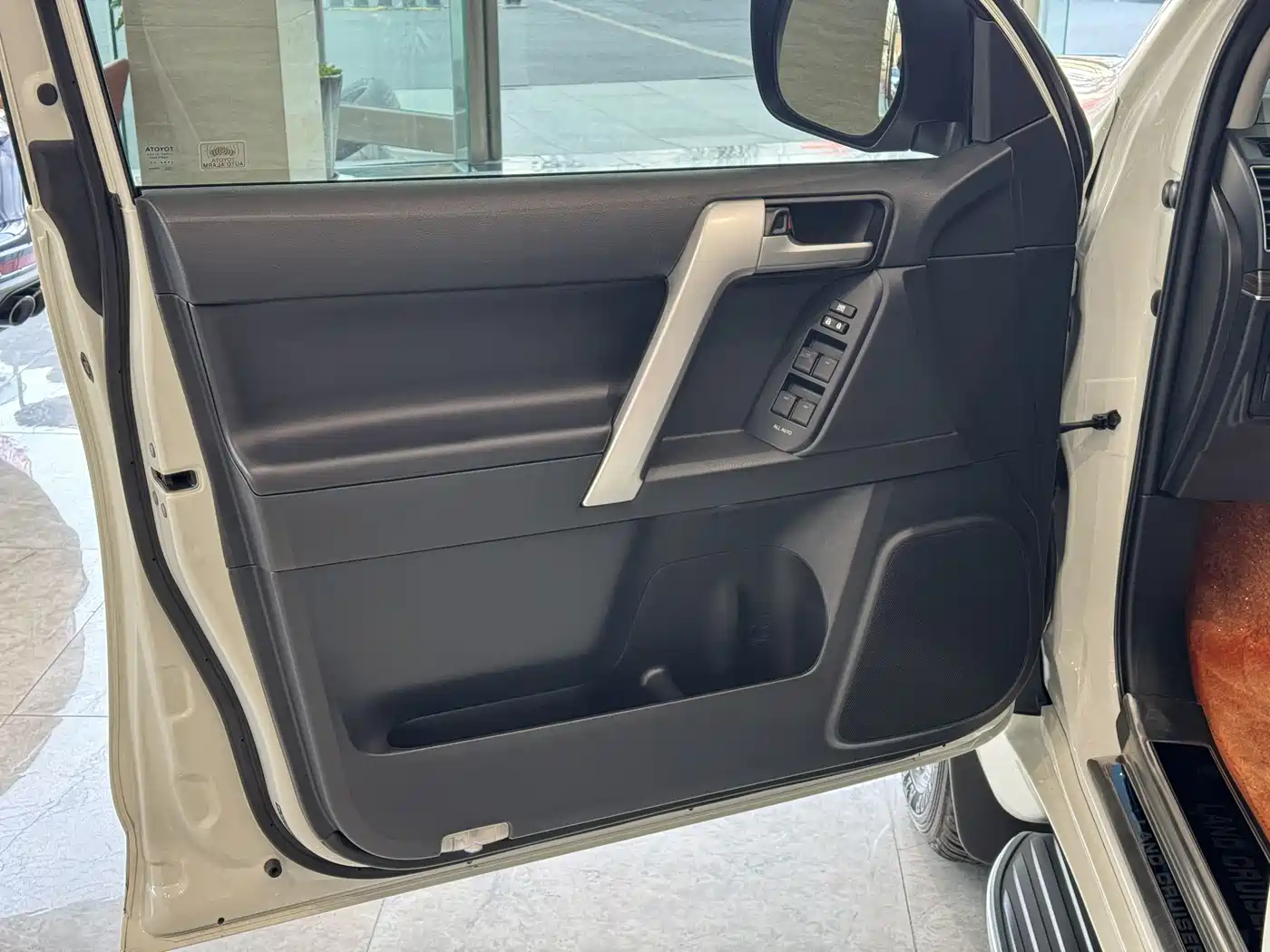 Toyota Prado 2019 3.5L Automatic TX-L Zunxiang Edition with Rear-mounted Spare Tire фото 6