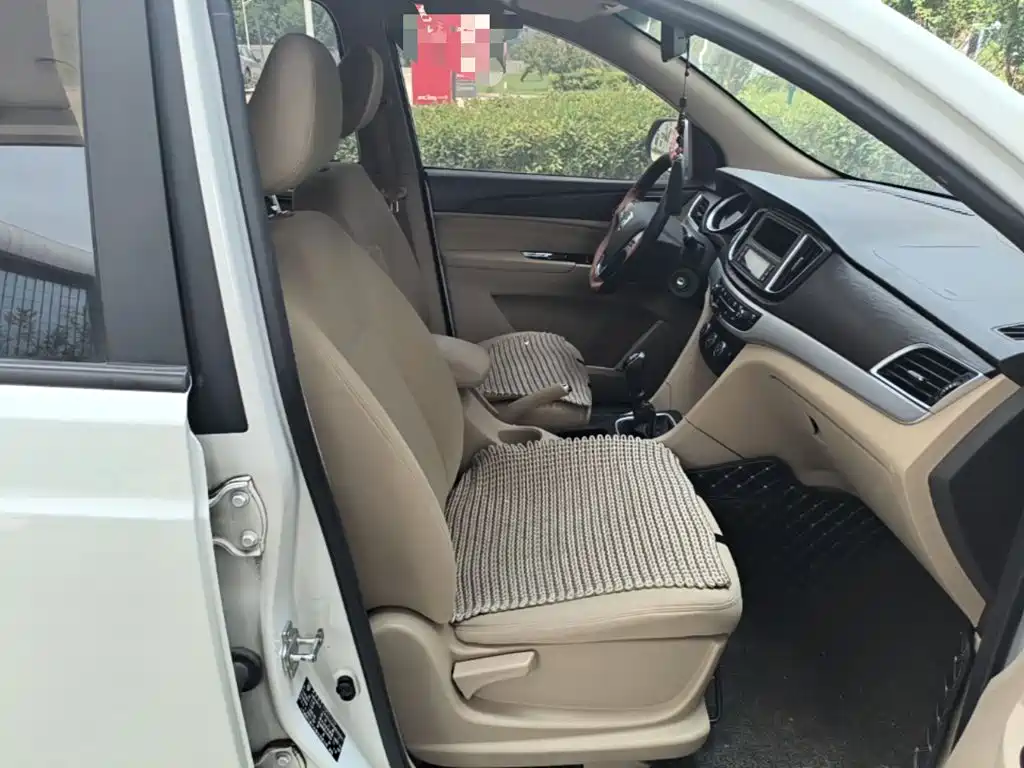Baojun 730 2021 2019 1.5L Manual Value Edition 7-Seater China VI