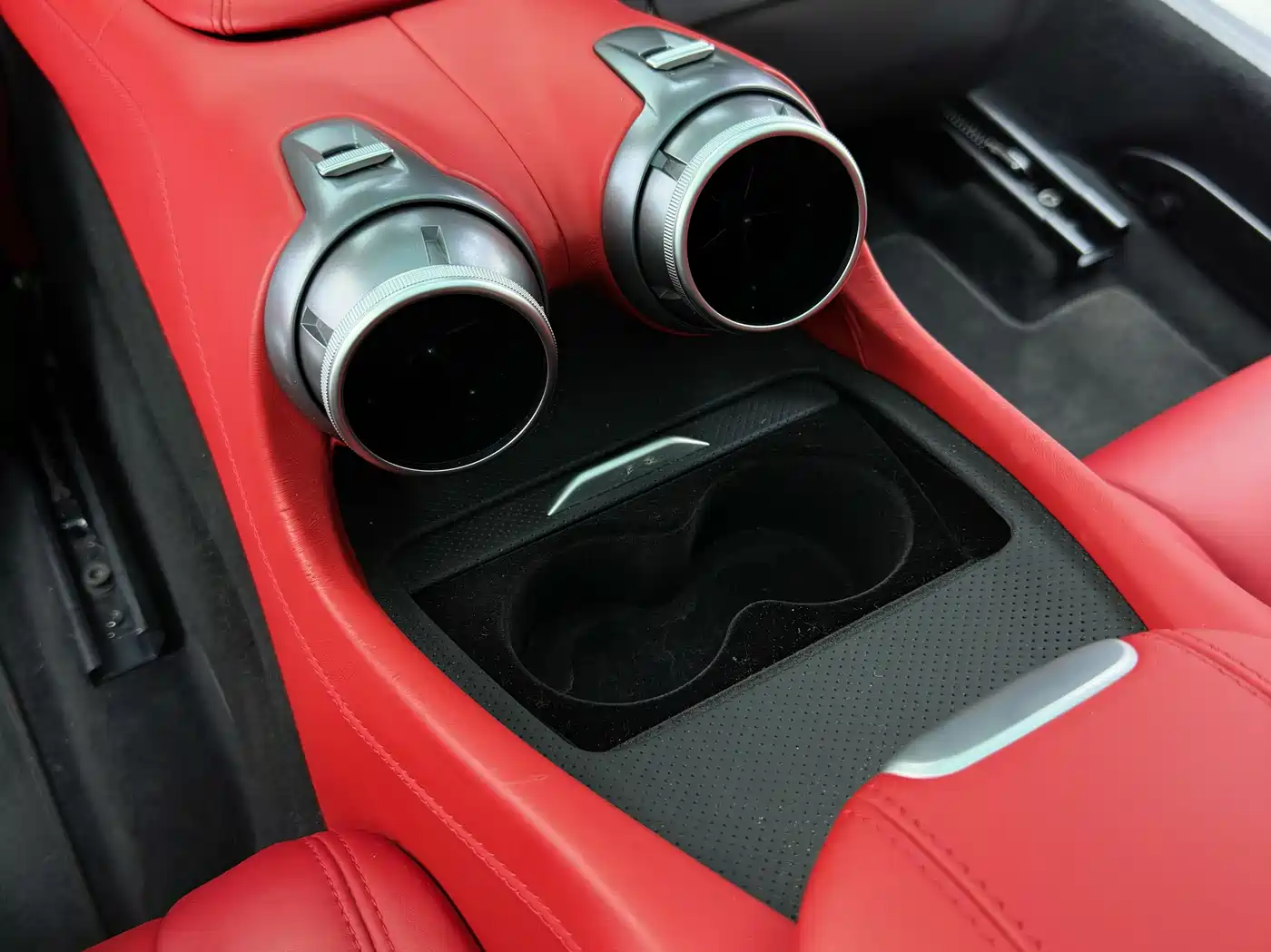 Ferrari GTC4Lusso 2019 2017 3.9T V8