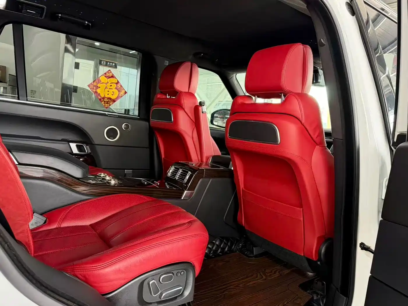Land Rover Range Rover 2015 3.0 SC V6 Vogue SE Genesis Extended Edition фото 6