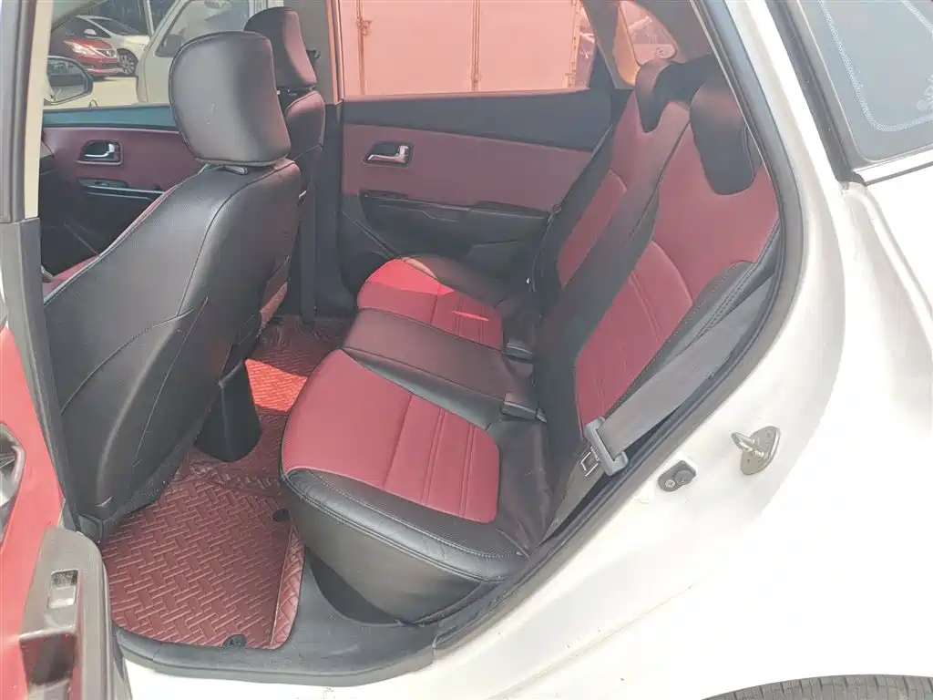 Kia K2 2015 Hatchback 1.4L MT GLS Cool Edition фото 13