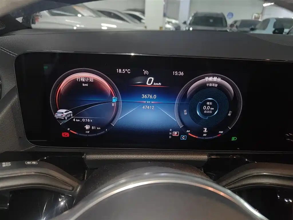 MERCEDES-BENZ GLA