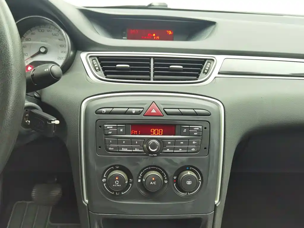 Peugeot 308 2014 2014 Model Joy Edition Classic 1.6L Automatic Superior Style