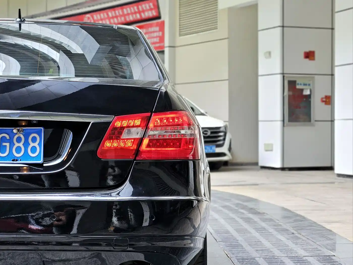 Mercedes-Benz E-Class 2011 E 300 L Fashion Premium фото 28