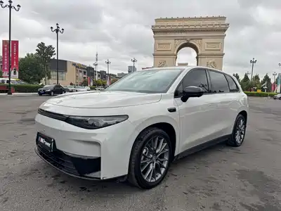 Leapmotor C10