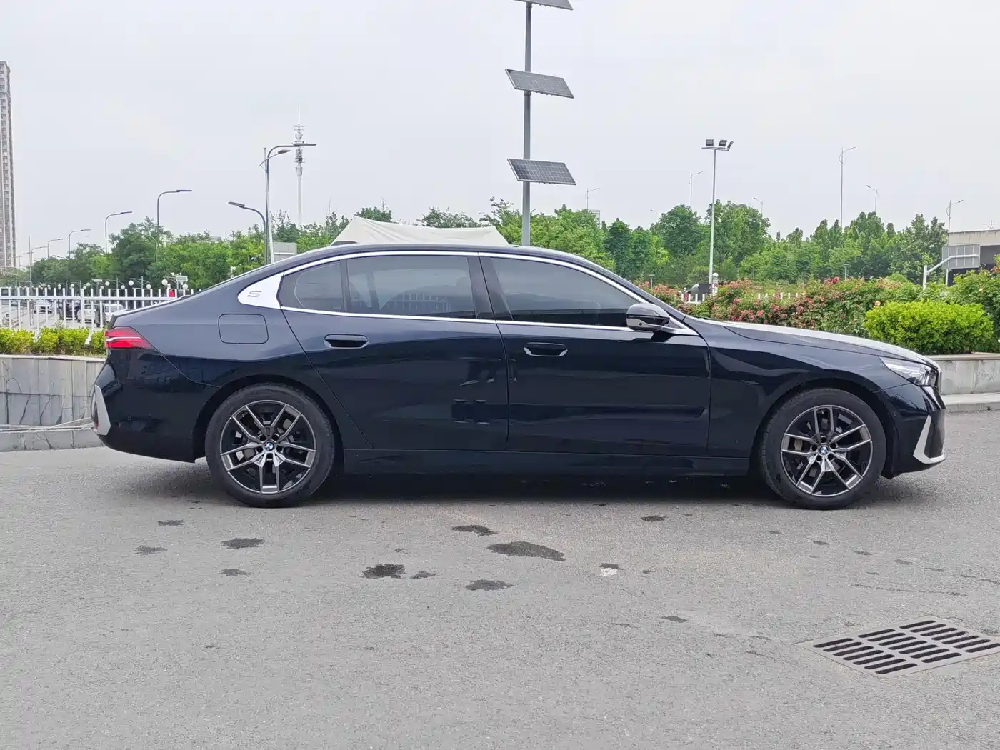 BMW 5 Series 2024 530Li Leading Model Luxury Package фото 4