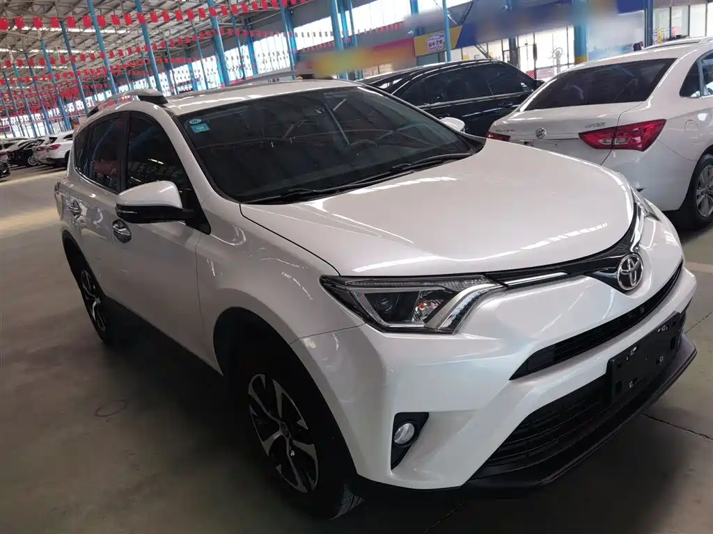 Toyota RAV4 Rongfang 2016 2.0L CVT 2WD Trend (China V) фото 4