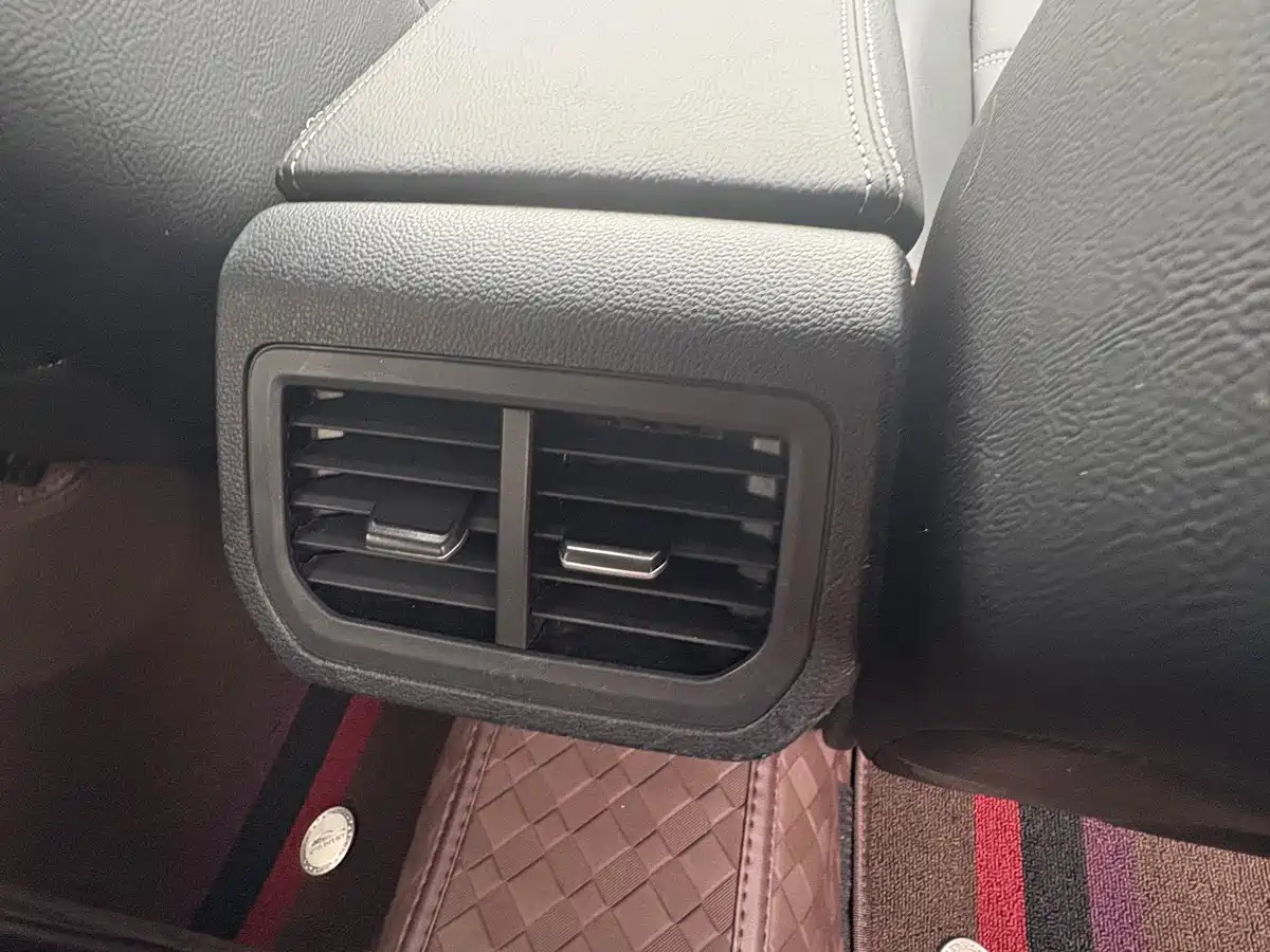 Volkswagen Lavida 2023 1.5L Auto Delight Edition фото 12