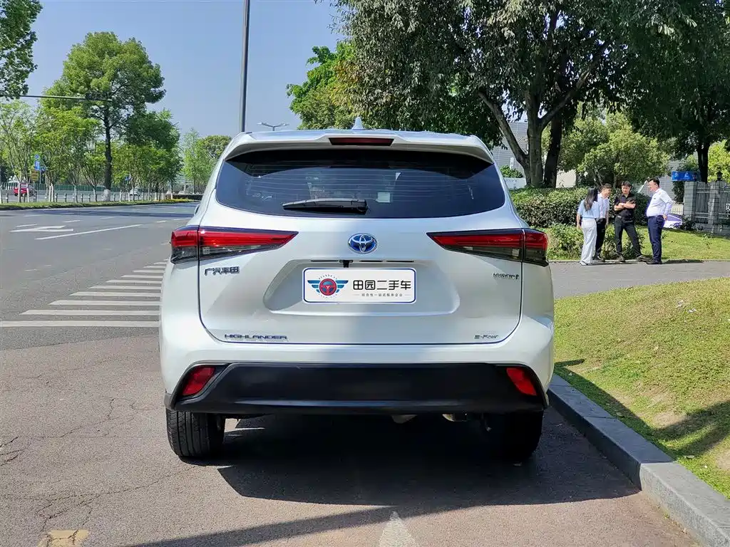 Toyota Highlander 2023 2.5L Smart Hybrid Dual Engine AWD Elite 7-Seater фото 5