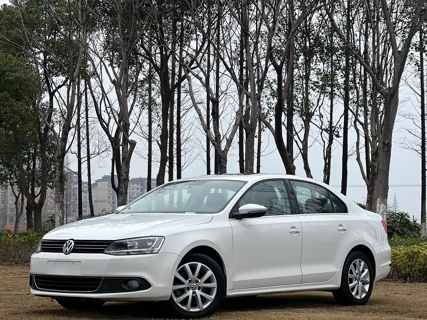 Volkswagen Sagitar 2012 1.6L Automatic Comfort Type фото 10
