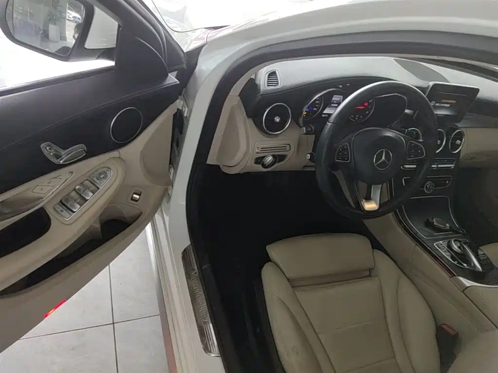 Mercedes-Benz C-Class 2016 C 180 L Sport фото 16