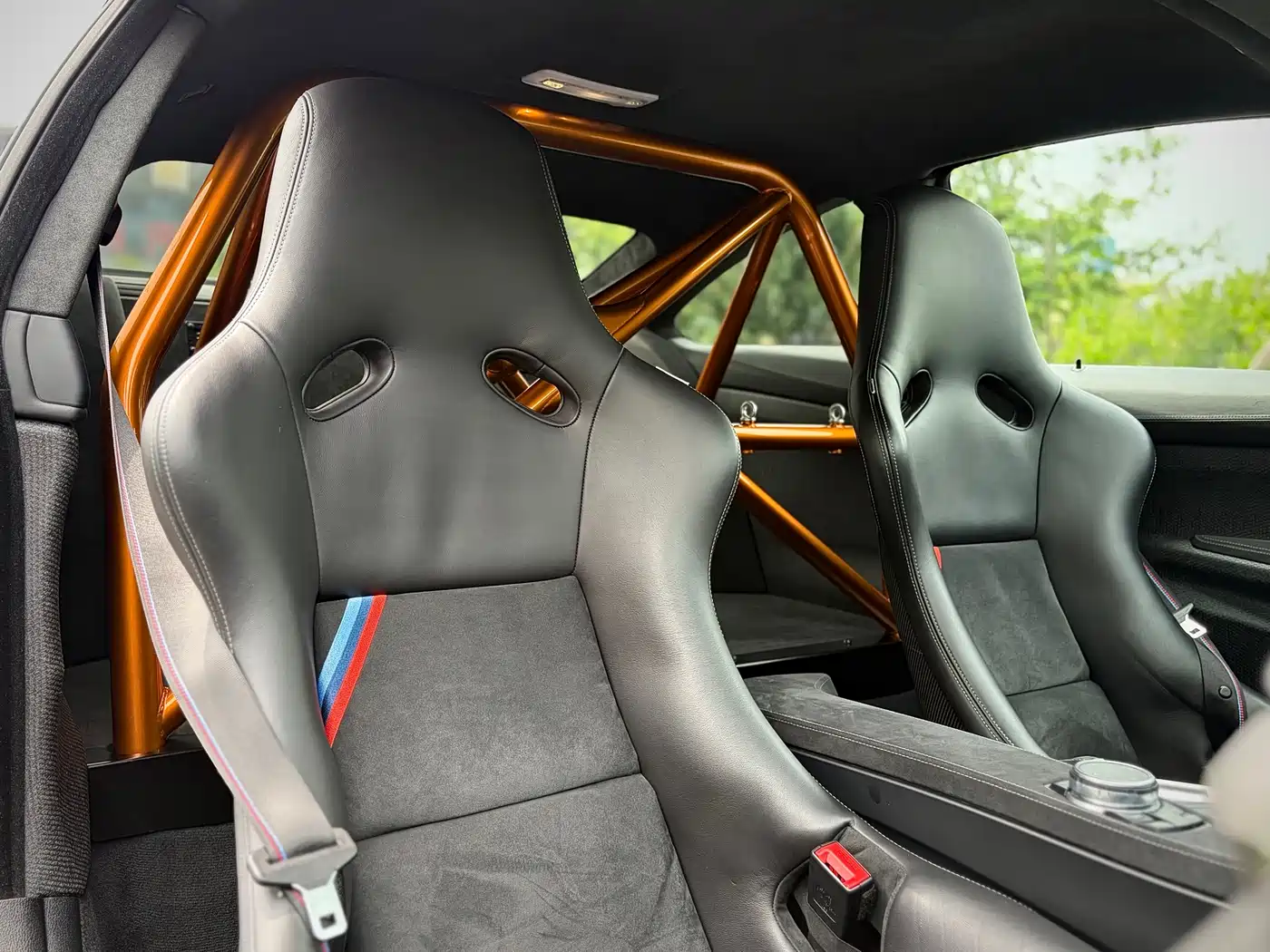 BMW M4 2016 M4 GTS фото 15