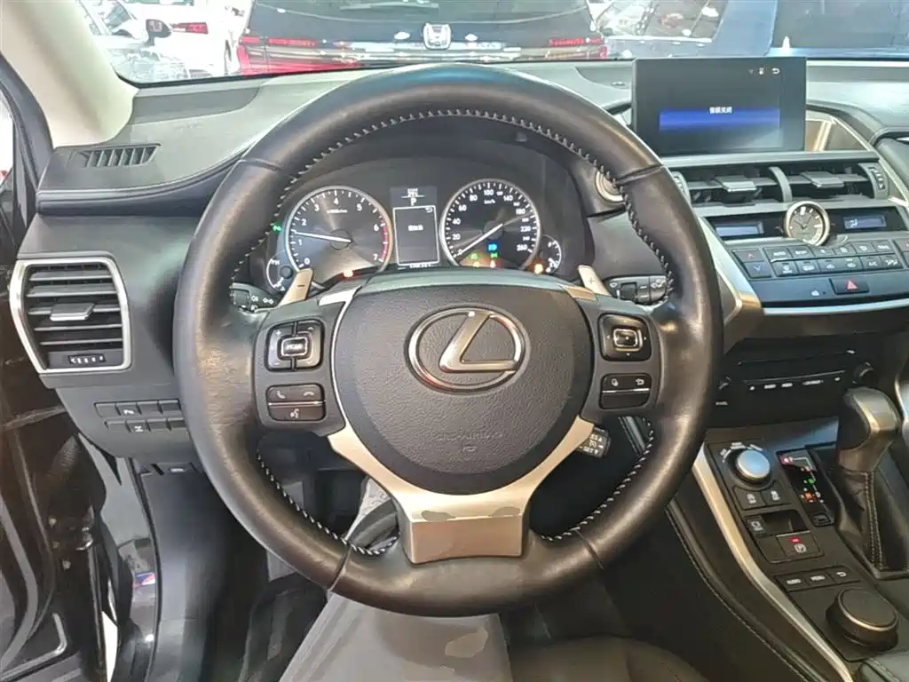 Lexus NX 2015 200t AWD F Sport фото 11