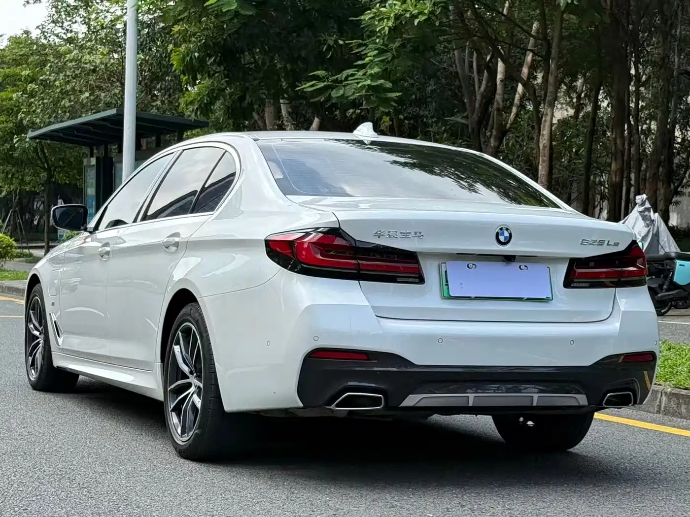 BMW 5 Series New Energy 2021 535Le Pioneer Edition M Sport Package фото 22