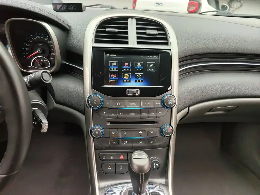 Chevrolet Malibu 2014 2.0L Automatic Luxury фото 13