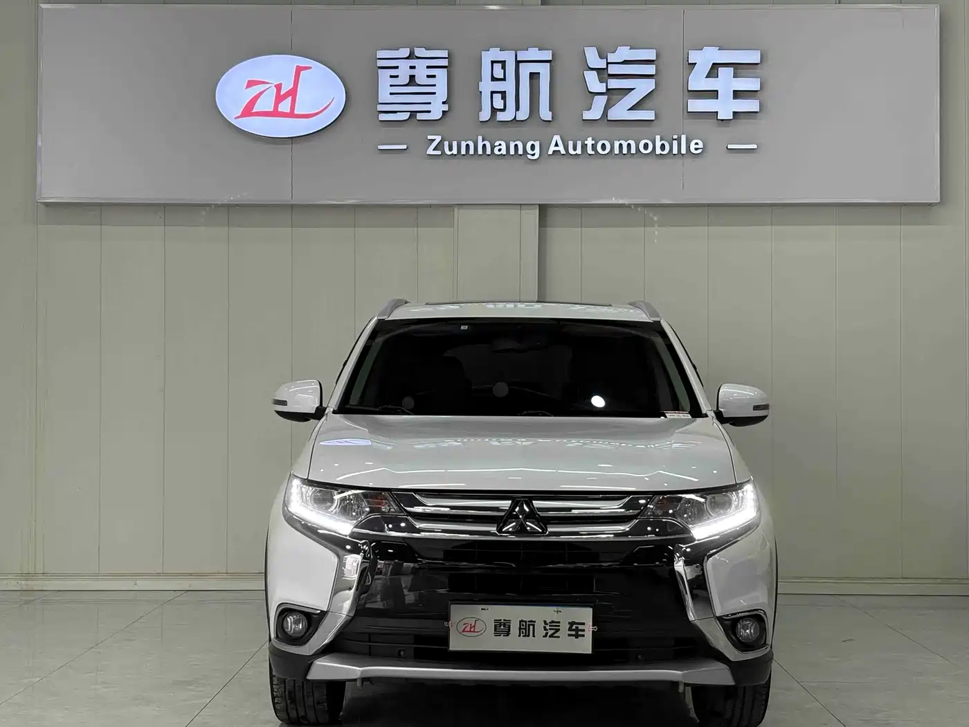 Mitsubishi Outlander 2018 2.0L 2WD Glory Edition 5-seater фото 2