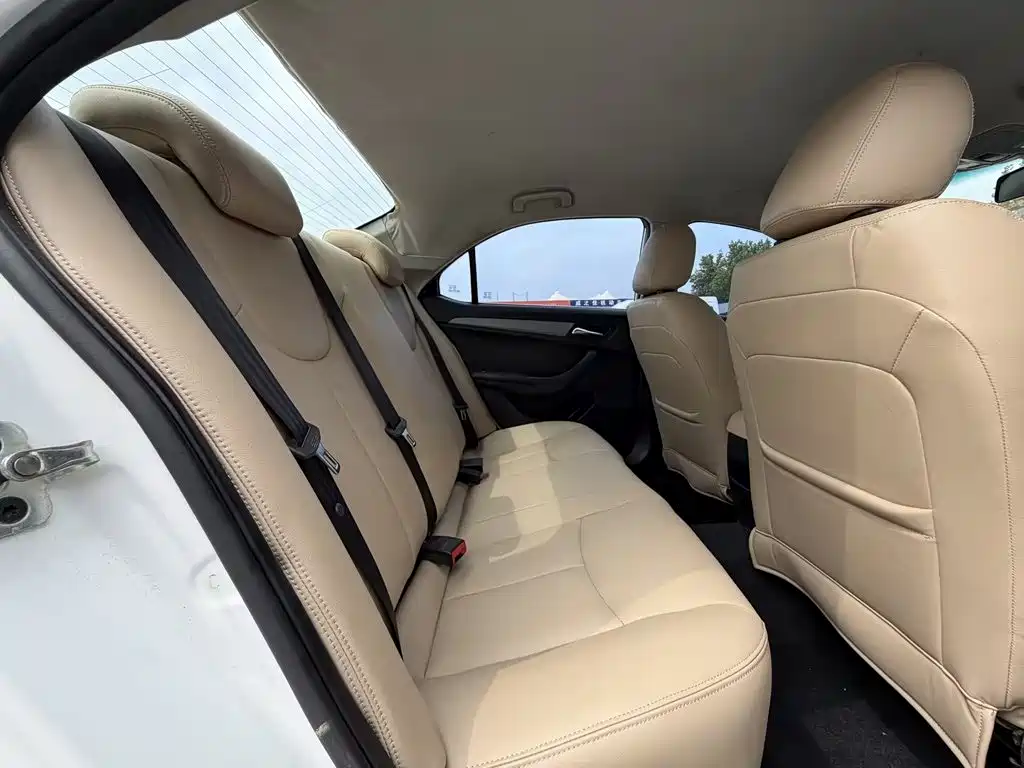Photo 13 - Roewe 360