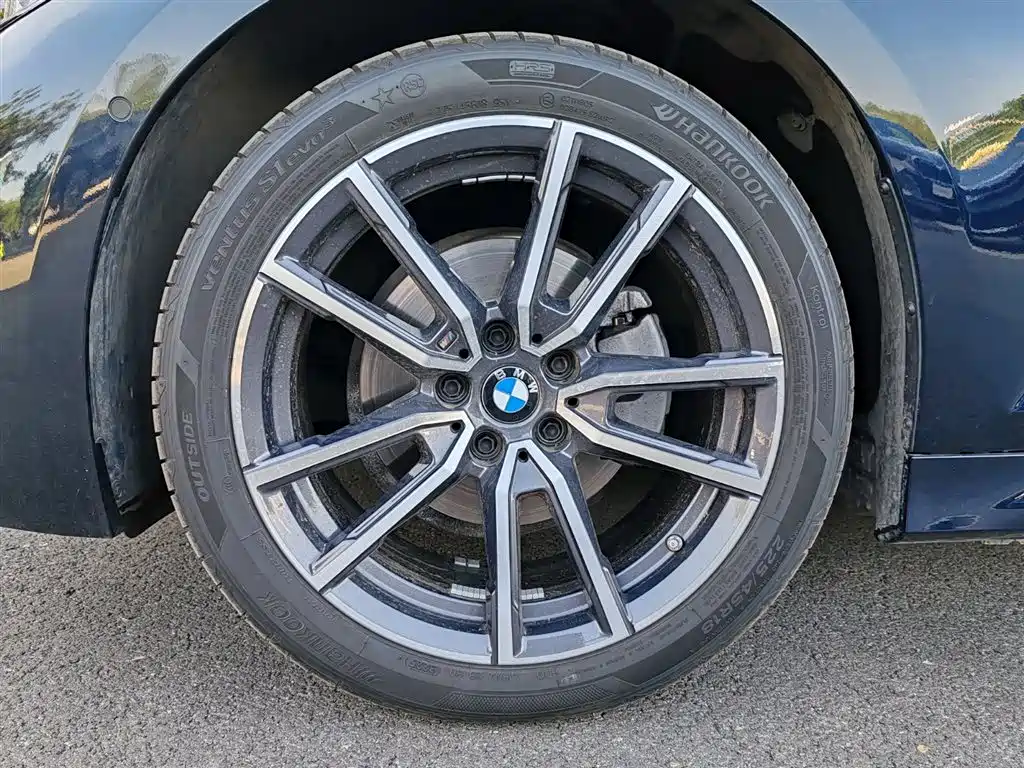BMW 3 Series 2025 325Li M Sport Package фото 8
