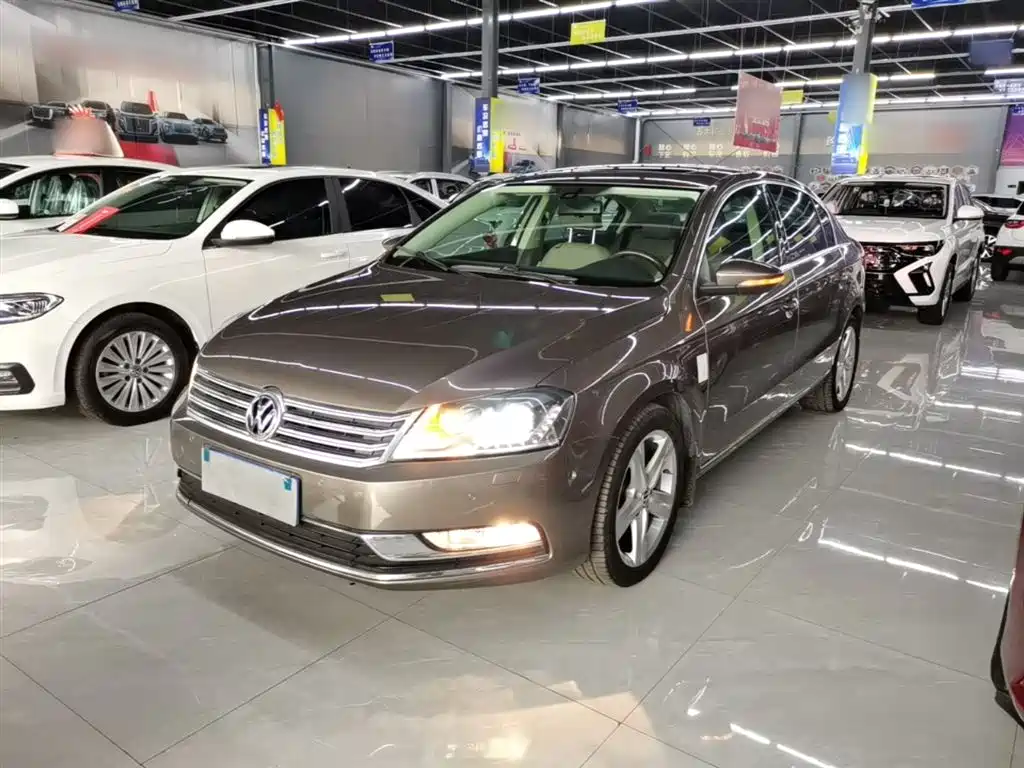 Volkswagen Magotan 2015 2.0TSI Premium фото 2