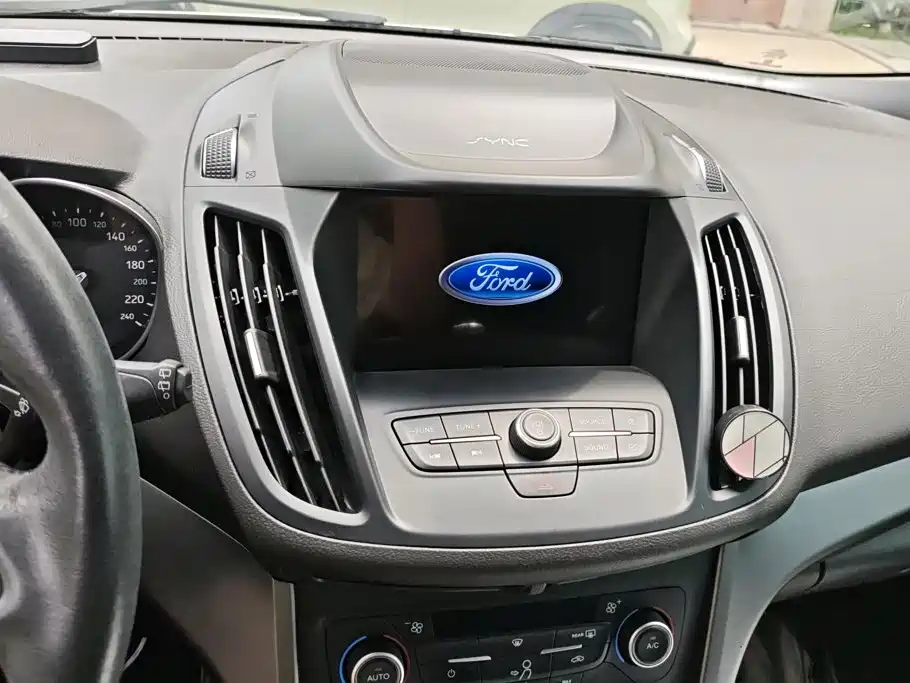 Ford Kuga 2021 2019 EcoBoost 180 2WD Platinum Wing Edition China VI