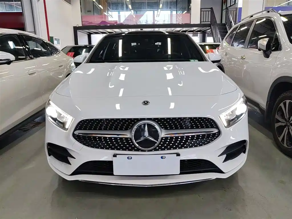 Mercedes-Benz A-Class 2022 Facelift A 200 L Sport Sedan Dynamic фото 3