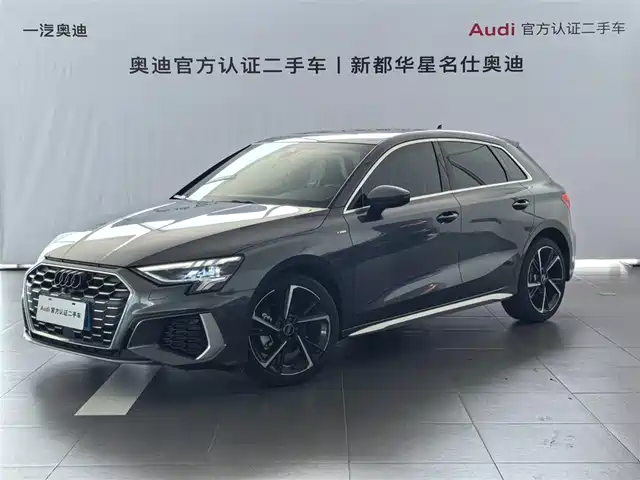 Audi A3 Sportback 35 TFSI, Стиль Спорт