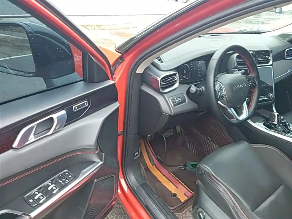 Lynk & Co 01 2019 2.0T AWD Pro Edition China V фото 16
