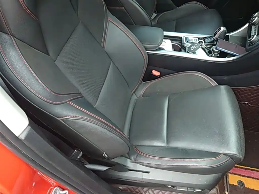 Lynk & Co 01 2019 2.0T AWD Pro Edition China V фото 25