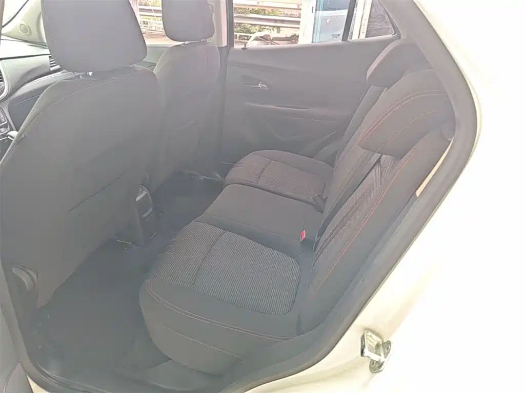 Buick Encore 2017 18T Automatic 2WD Urban Leading фото 17